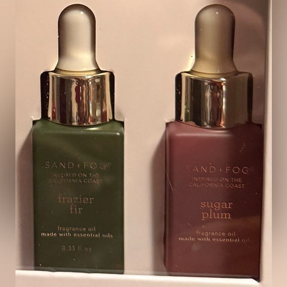 SAND + FOG NIB Set of 8 Winter Festive Fragrance Diffuser Oils - Picture 6 of 7